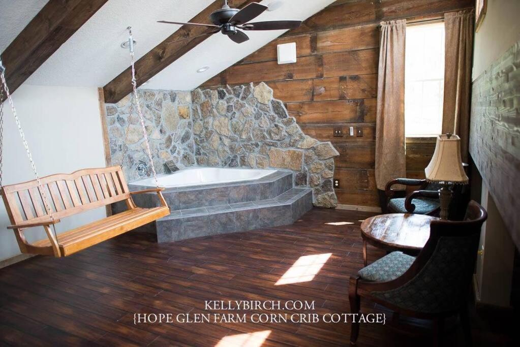 Corn Crib Cottage Barn And Villa At Hope Glen Farm Cottage Grove Ngoại thất bức ảnh